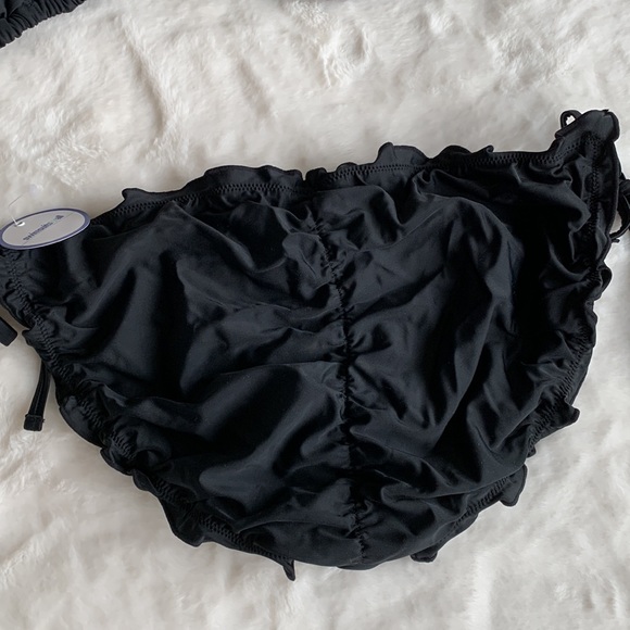 Black string bikini - Picture 2 of 3